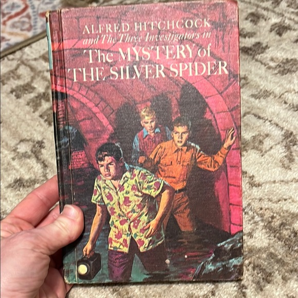 Hardy Boys and Alfred Hitchcock Mystery Book Set - Picture 16 of 17